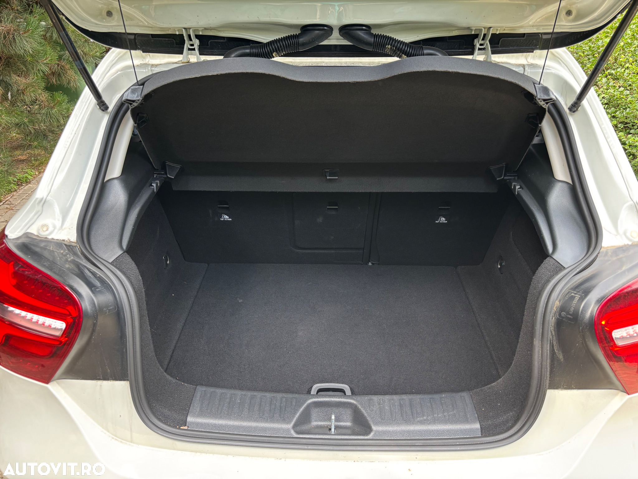 Mercedes-Benz A - 16