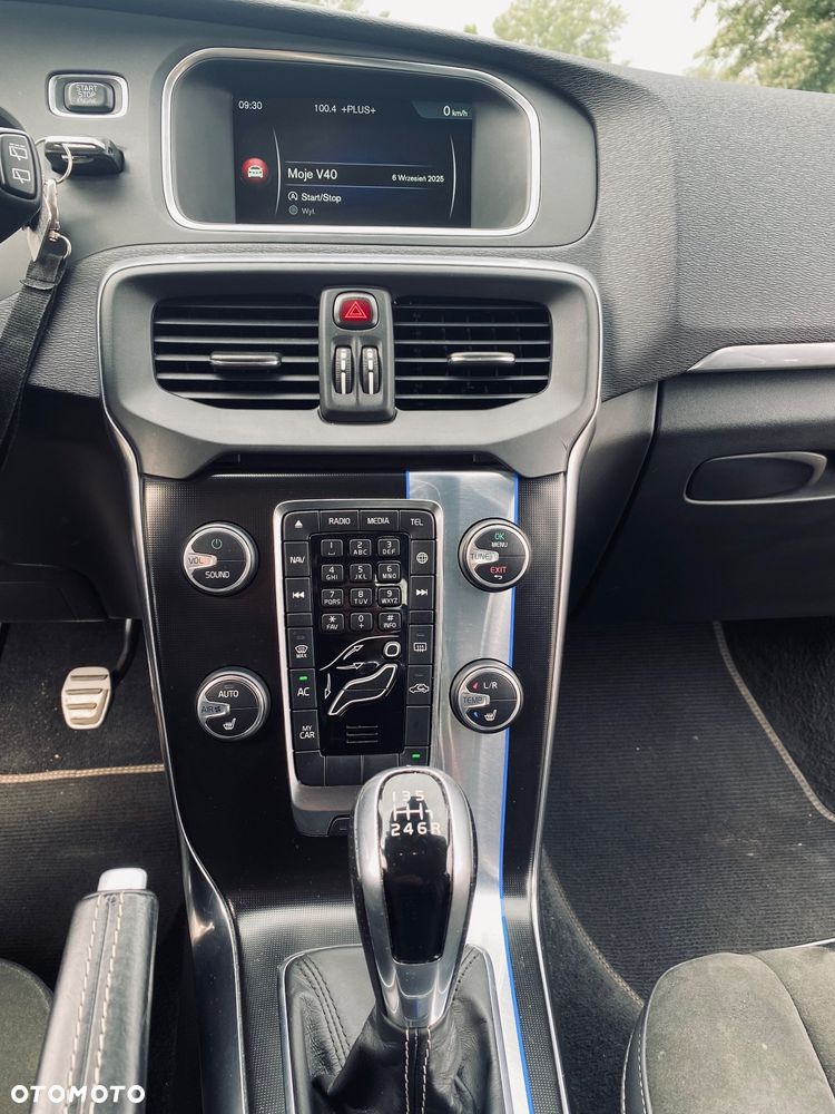 Volvo V40 D2 Drive-E R-Design Kinetic - 22