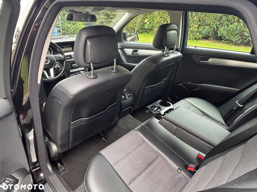 Mercedes-Benz Klasa C 220 CDI 7G-TRONIC Avantgarde Edition - 29