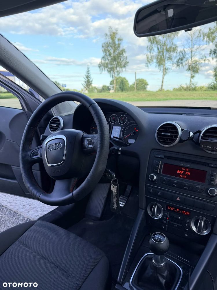 Audi A3 Sportback 1.6 TDI DPF Ambiente - 9