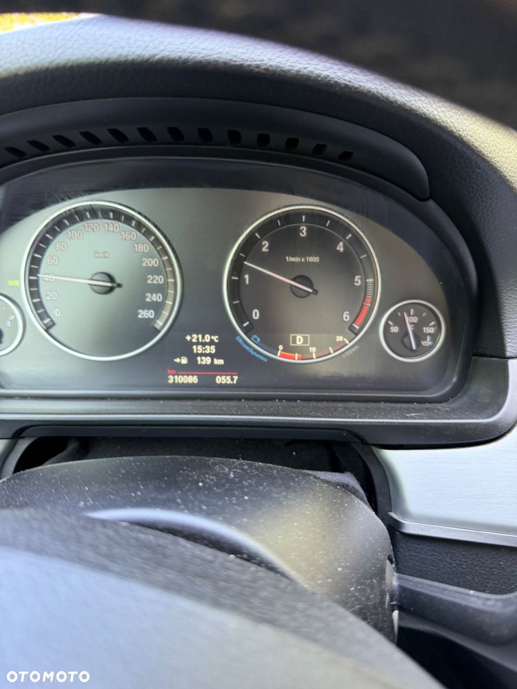 BMW Seria 5 530d xDrive - 5