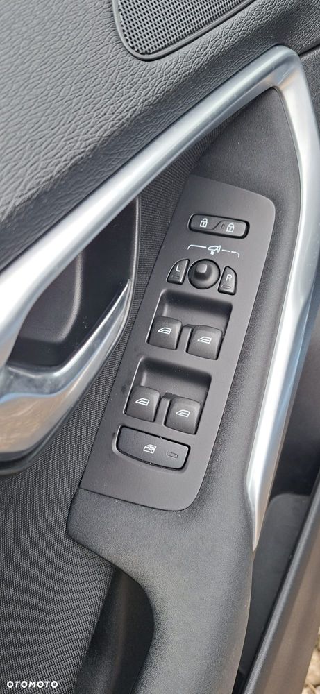 Volvo V40 D2 Momentum - 21