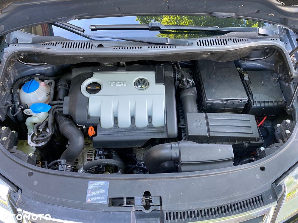 Volkswagen Touran - 34