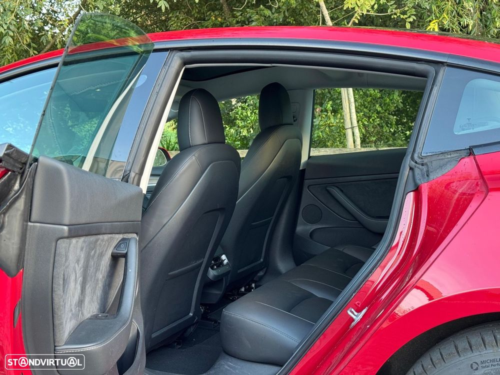 Tesla Model 3 - 24