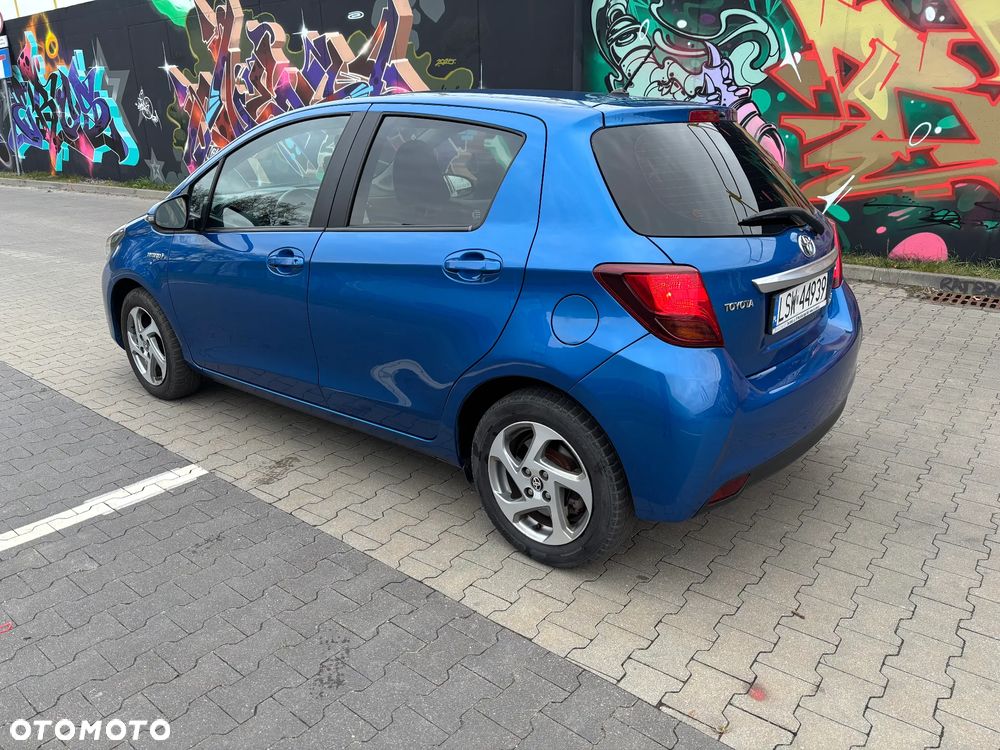 Toyota Yaris Hybrid 100 Active EU6 - 4