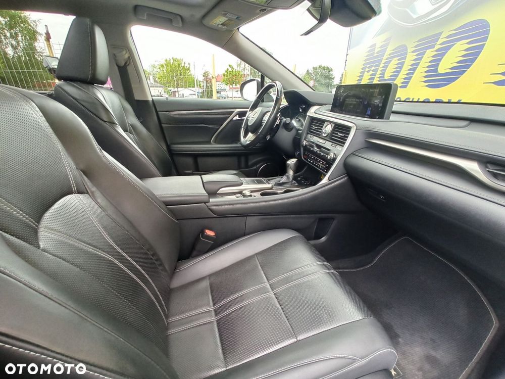 Lexus RX - 12
