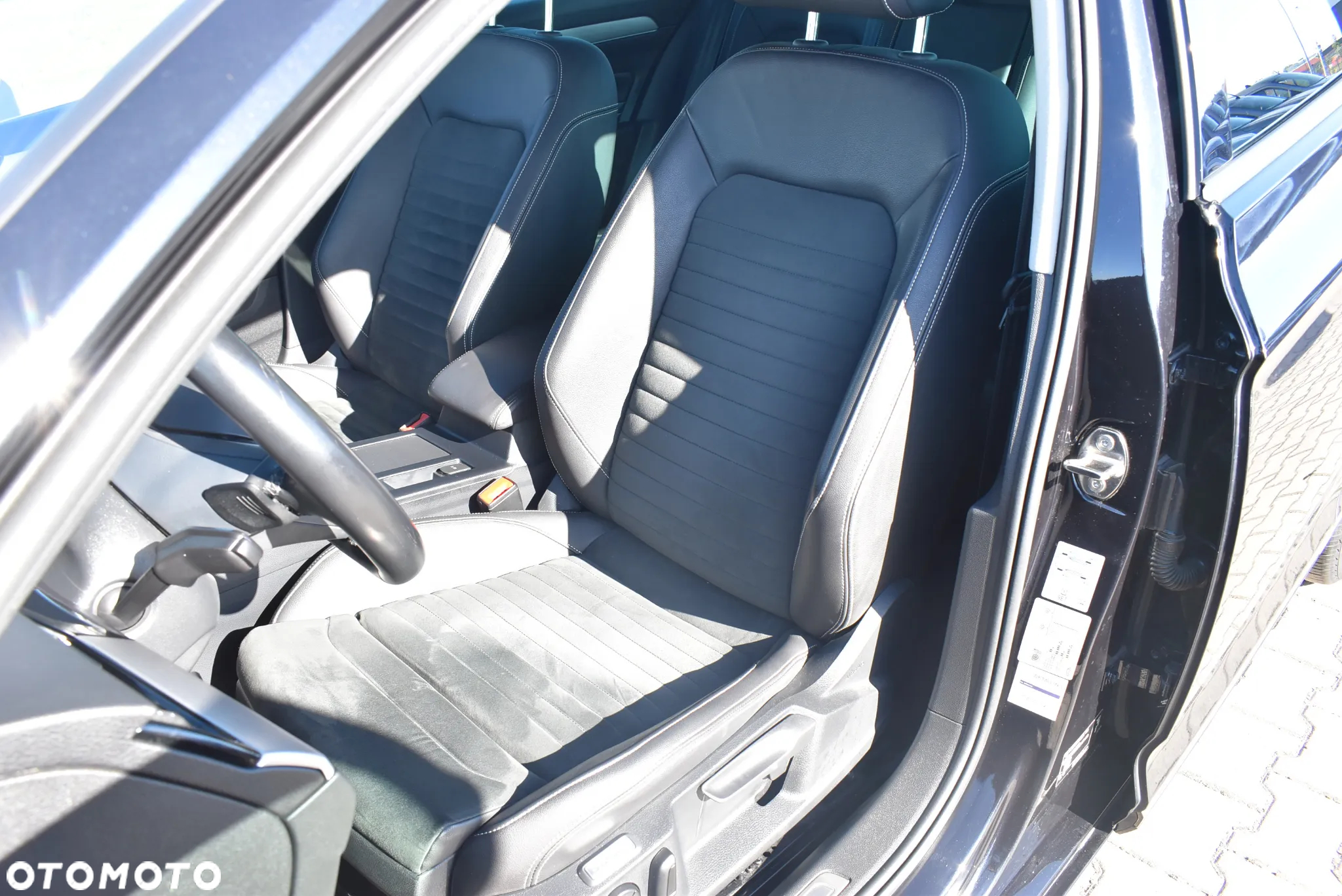 Volkswagen Passat 2.0 TSI Elegance DSG - 12