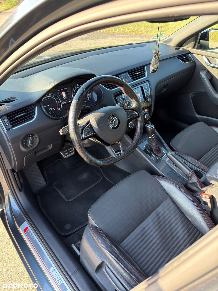 Skoda Octavia 2.0 TDI DSG RS - 9