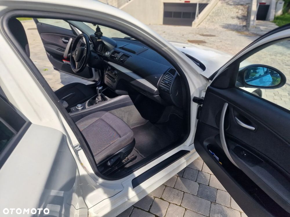 BMW Seria 1 116i - 15