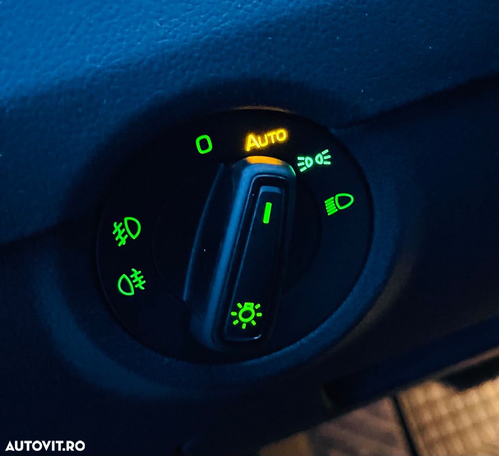 Skoda Octavia Combi Diesel 1.6 TDI DSG Ambition - 18