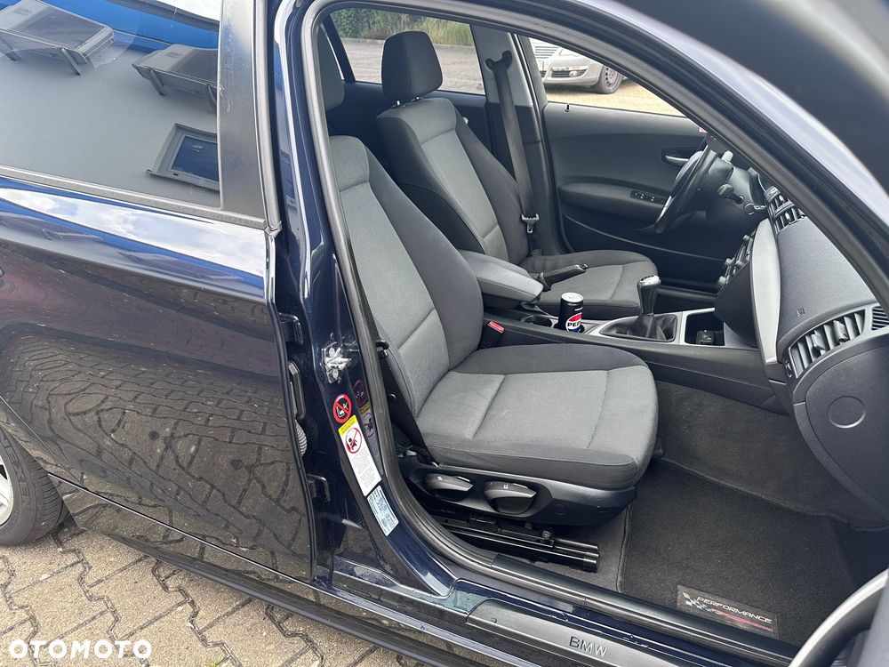 BMW Seria 1 118d - 23