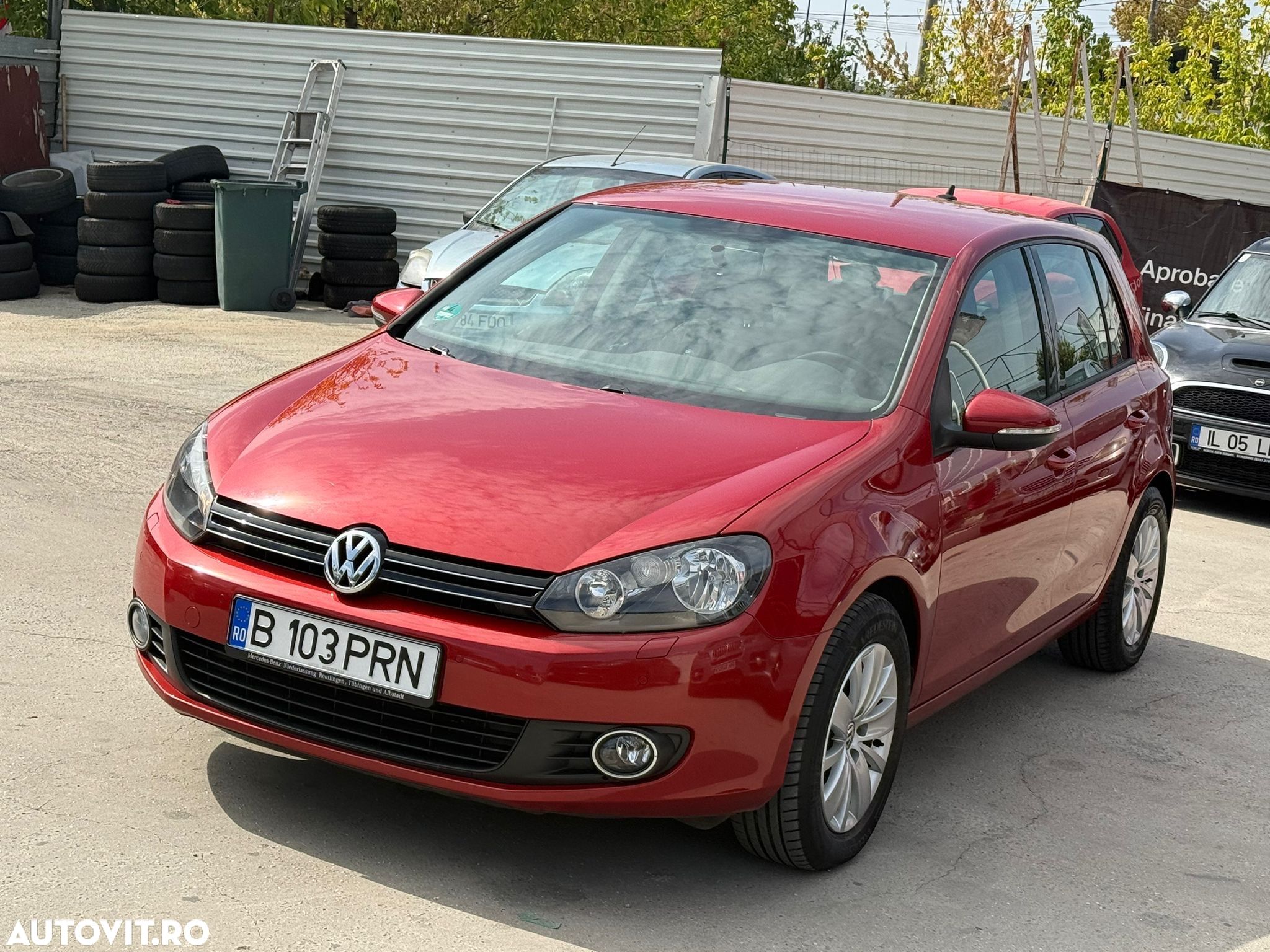 Volkswagen Golf - 1
