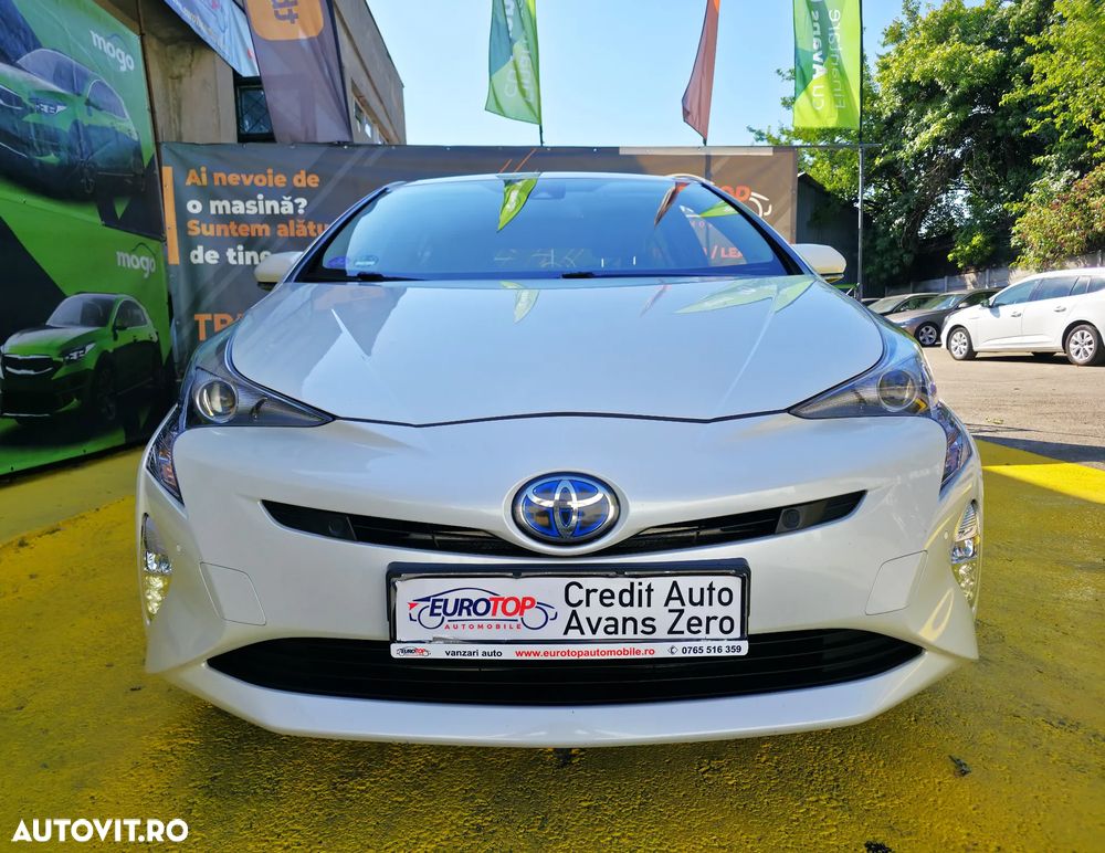 Toyota Prius 1.8 HSD Exclusive Plus - 2