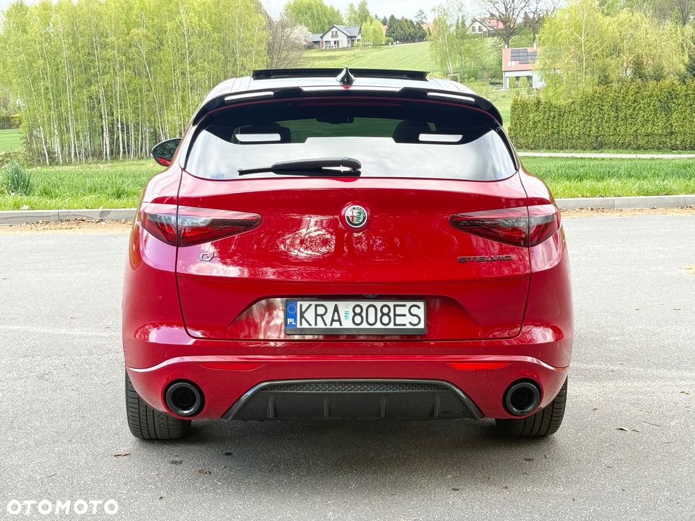 Alfa Romeo Stelvio 2.0 Turbo 16V AT8-Q4 Veloce Ti - 4