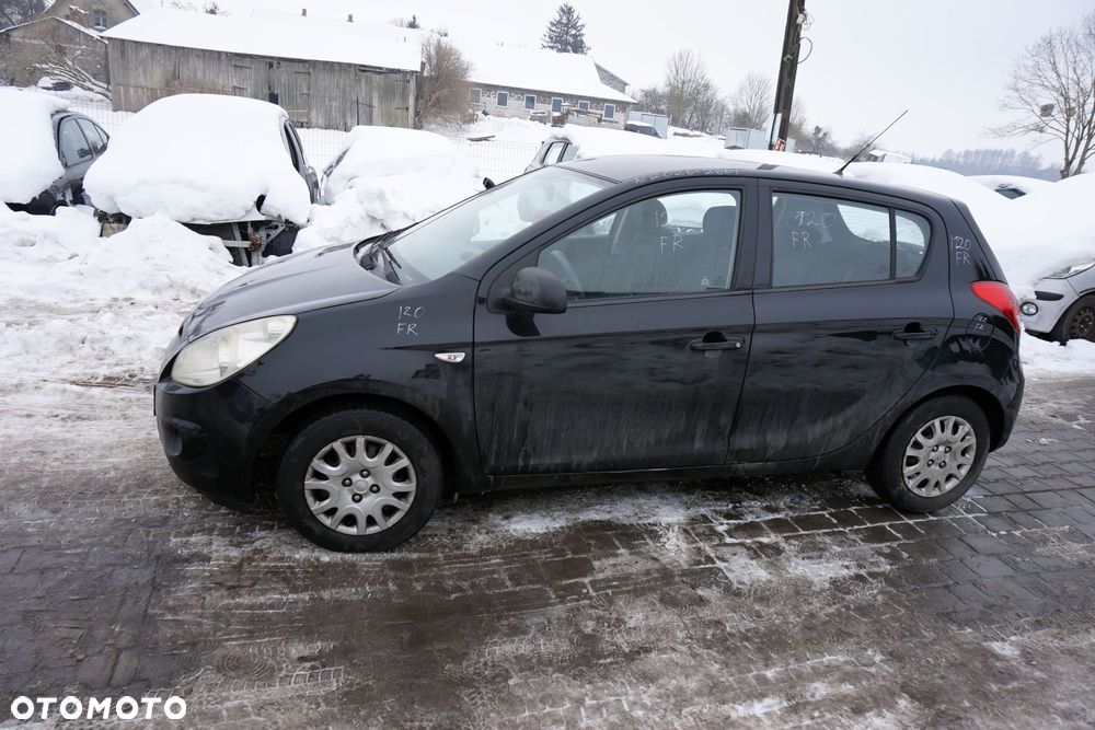 HYUNDAI I20 I 5D HB 2011 FR 1.2 16V G4LA 78KM CZARNY na części - 2