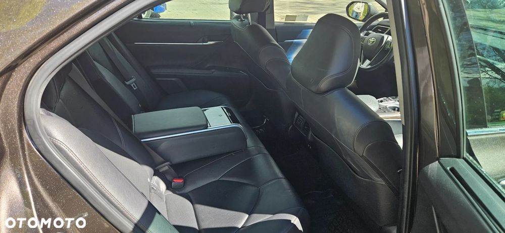 Toyota Camry 2.5 Hybrid Executive CVT - 19