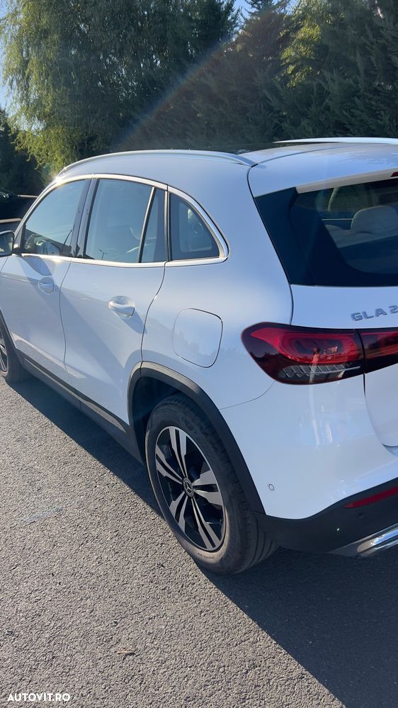 Mercedes-Benz GLA 250 e 8G-DCT - 28
