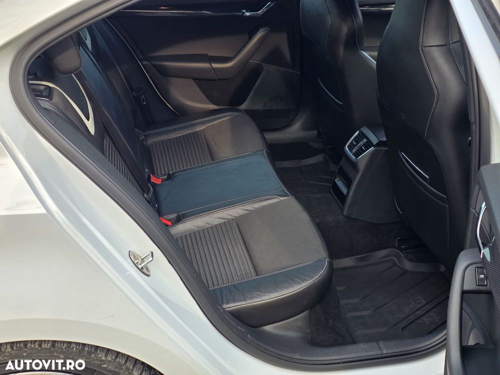 Skoda Octavia 2.0 TDI DSG RS - 12