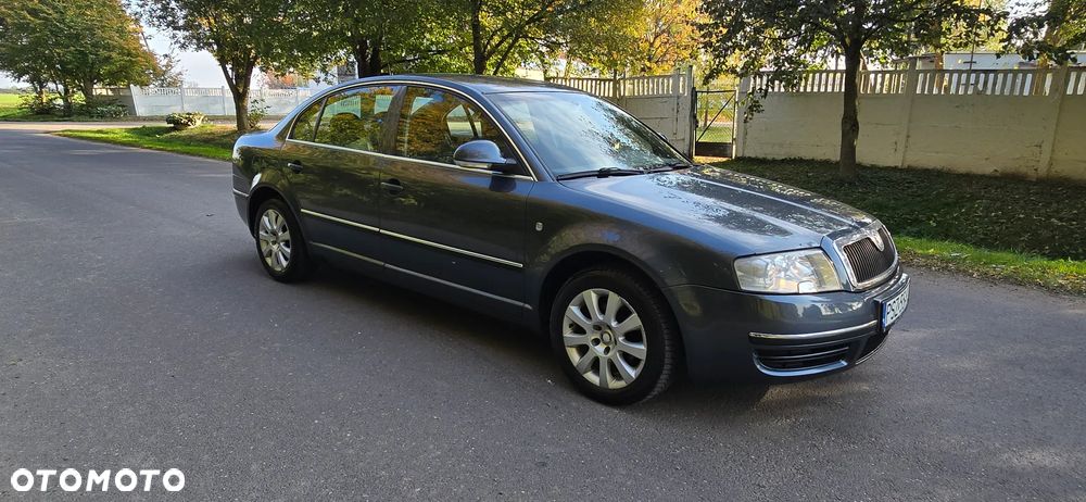 Skoda Superb 2008 photo 4