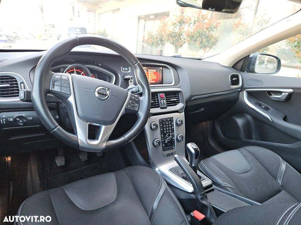 Volvo V40 D2 - 9