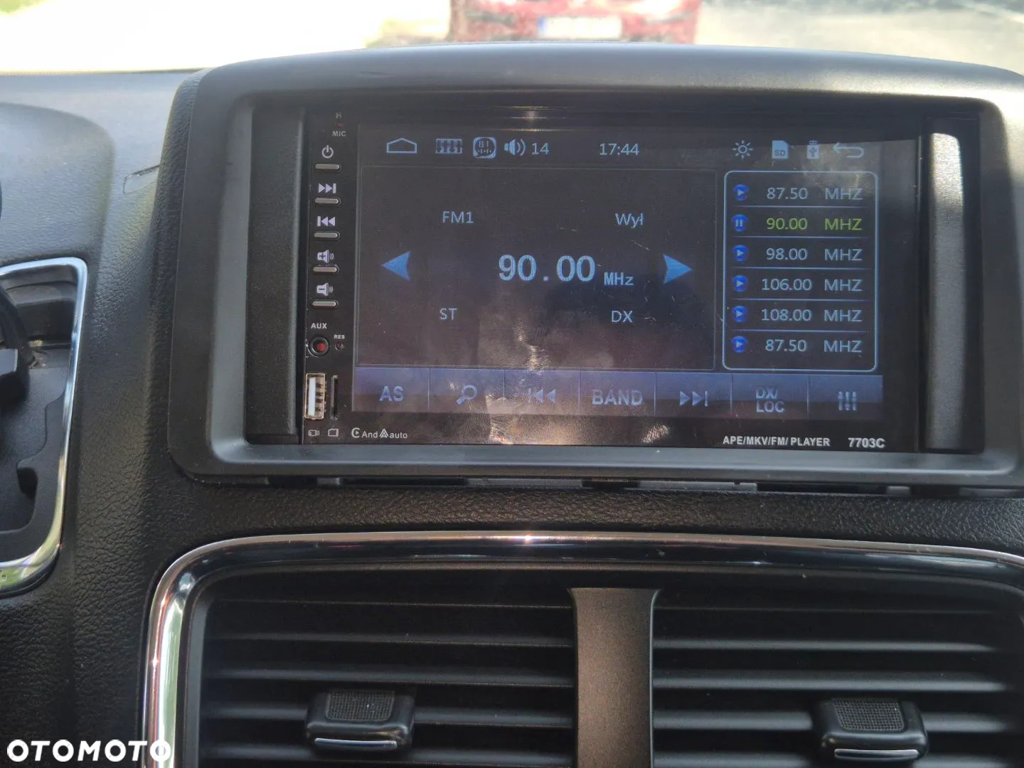 Dodge Grand Caravan - 10
