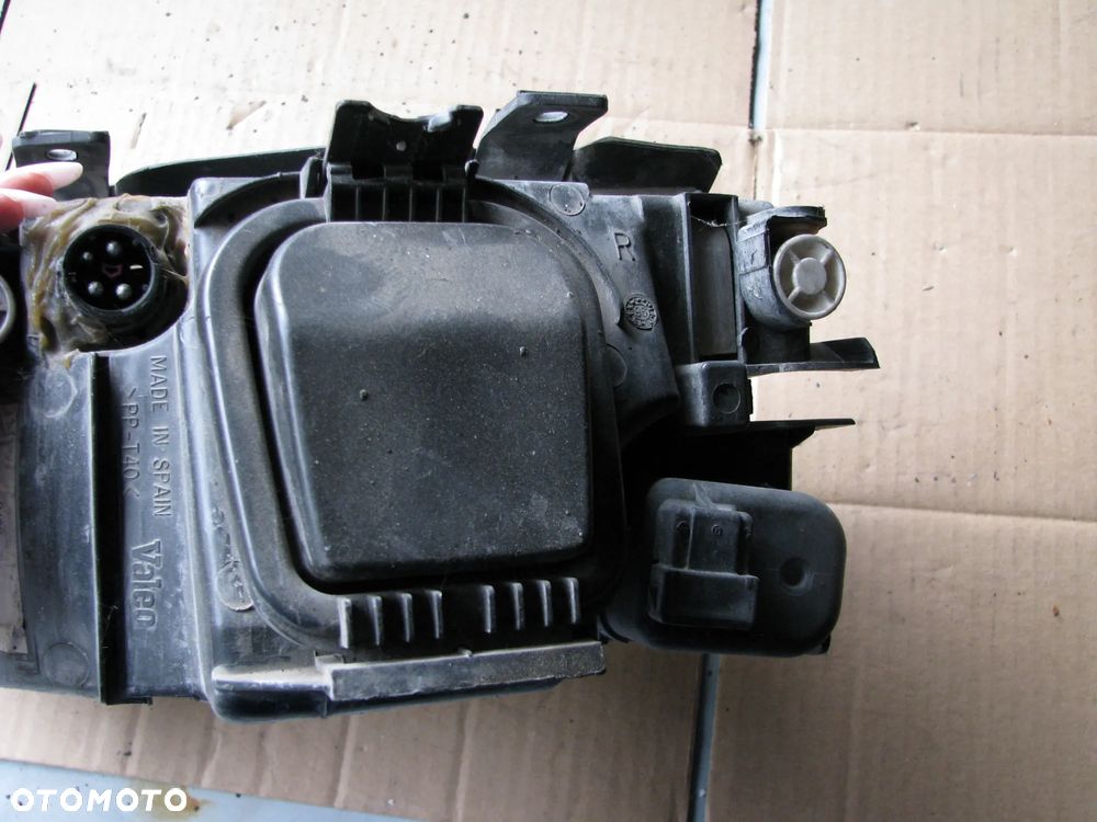 Audi A4 B5 lampa przednia prawa 8DO941004A - 10