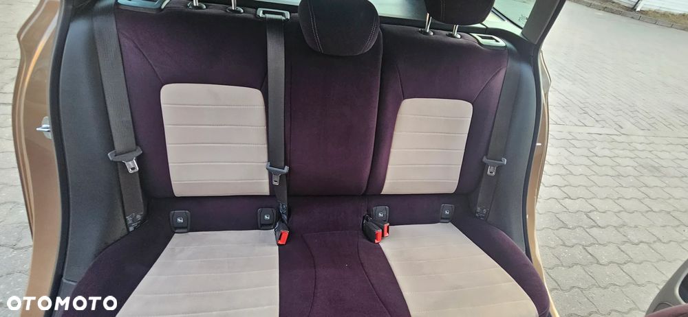 Opel Astra 1.4 T Enjoy S&S - 32