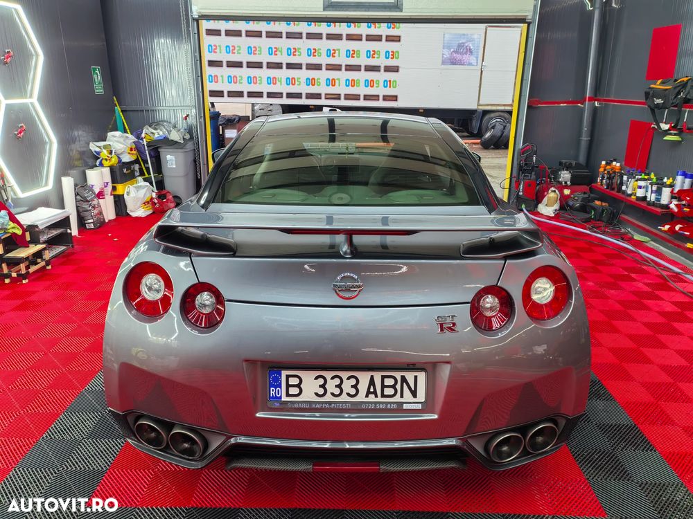 Nissan GT-R Black Edition - 6