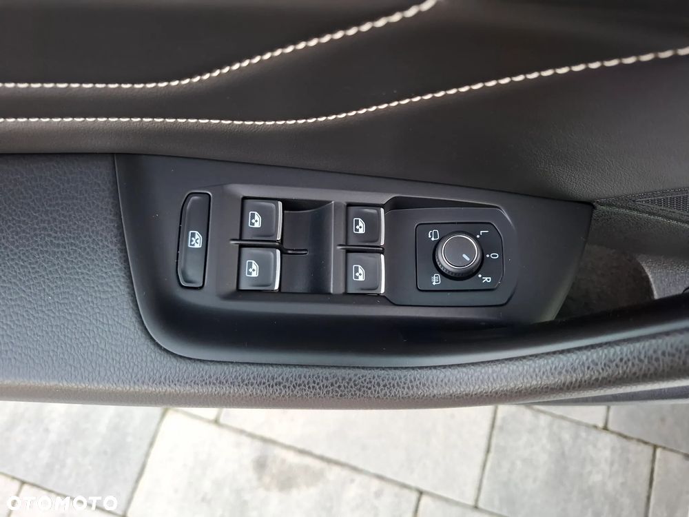 Volkswagen Passat 2.0 TDI SCR 4Motion DDG Highline - 14