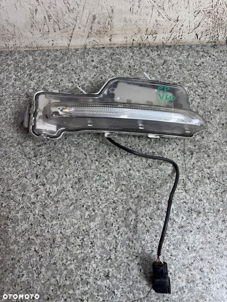 halogen prawy przód led drl volvo v60 s60 ii 2011-2018 31420396 - 5