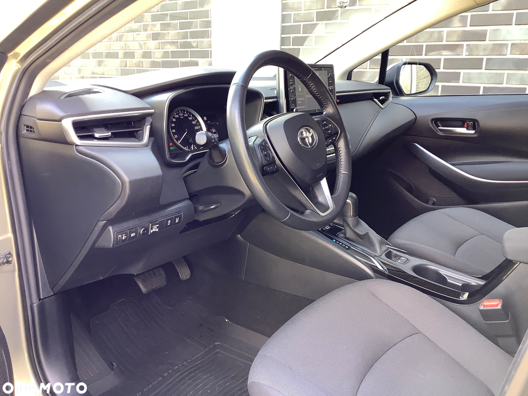 Toyota Corolla 1.8 Hybrid Comfort - 9