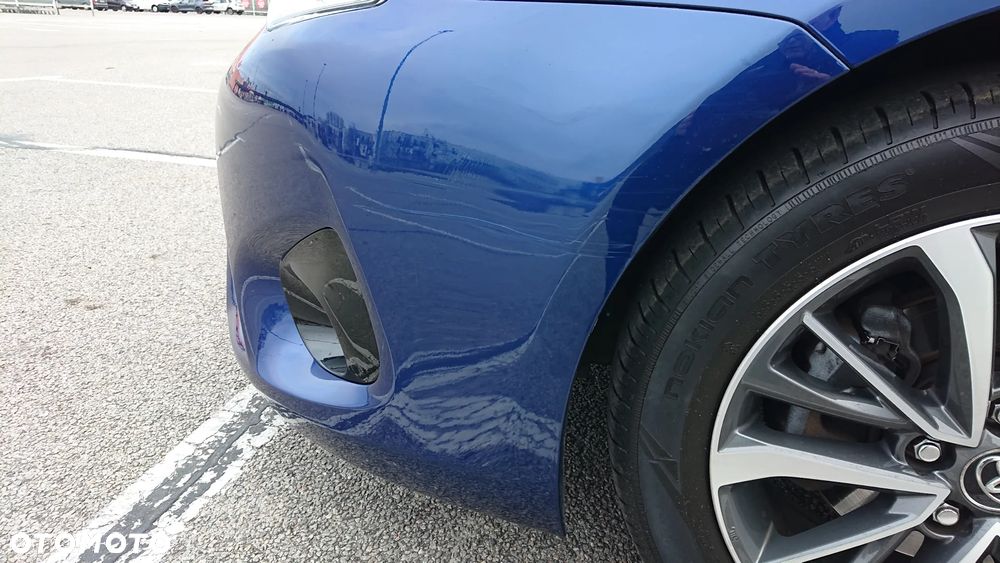 Toyota Avensis 1.8 Premium - 10