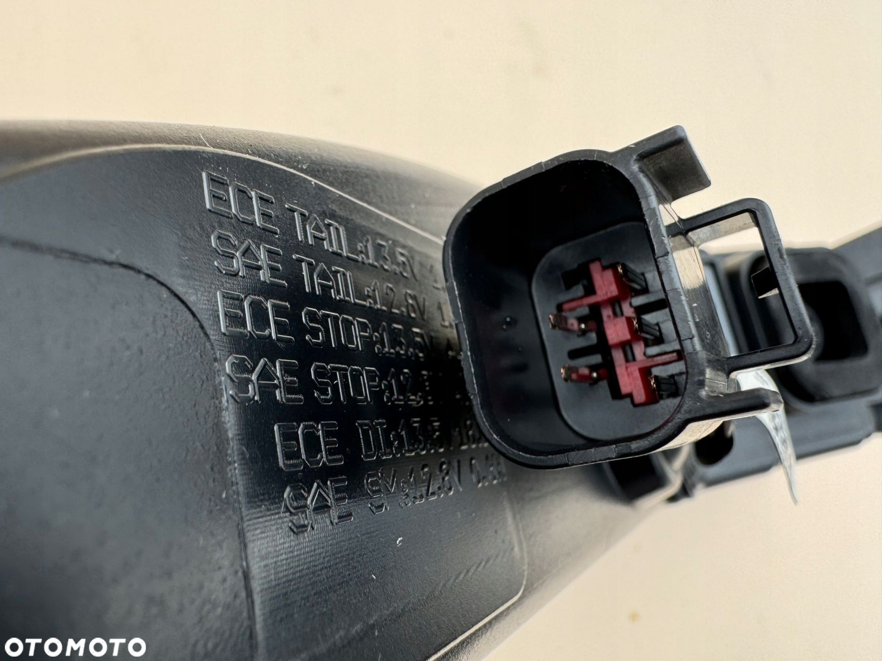 JAGUAR F-PACE X761 16R- LAMPA PRAWY TYŁ PRAWA TYLNA HK83-13404 - 14
