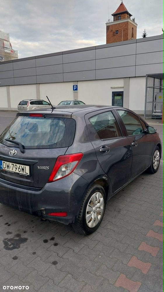 Toyota Yaris - 4
