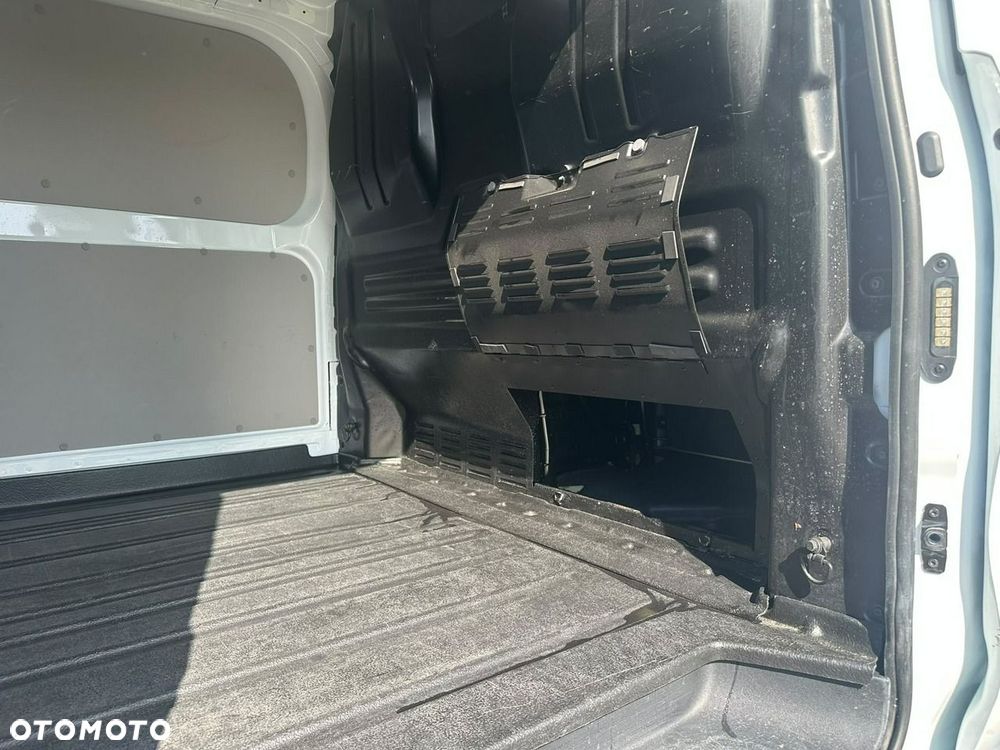 Ford Transit Custom - 13