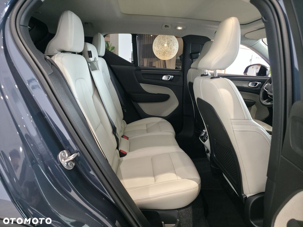 Volvo XC 40 - 25