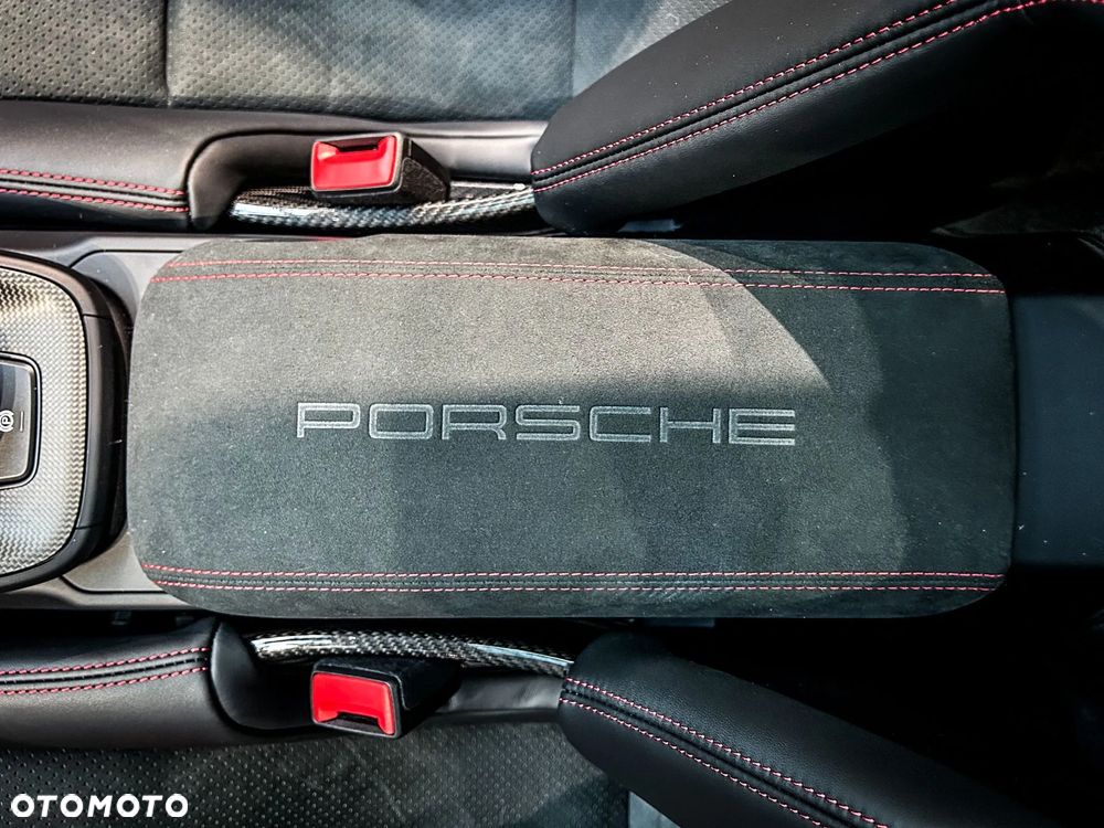 Porsche 911 Carrera T-Hybrid 4 GTS - 22