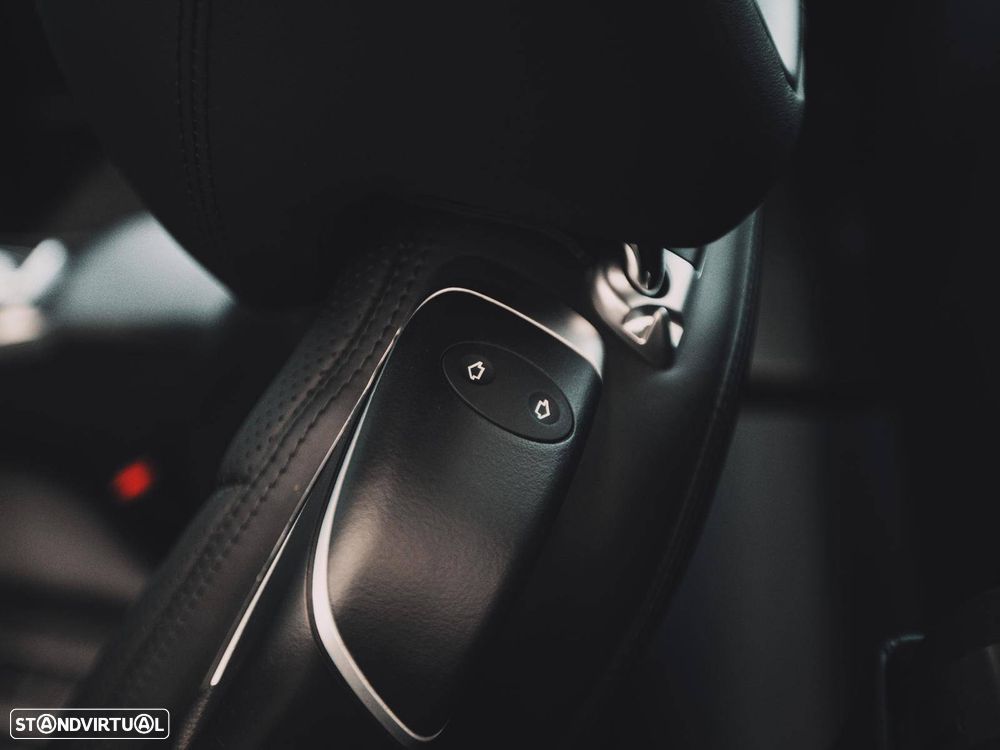 Mercedes-Benz SL 63 AMG Standard - 16