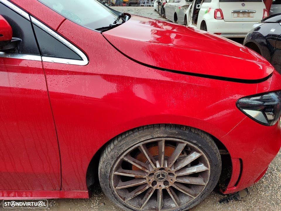 GUARDA-LAMAS FRENTE DIREITO MERCEDES-BENZ CLASE B BM 247 - 1