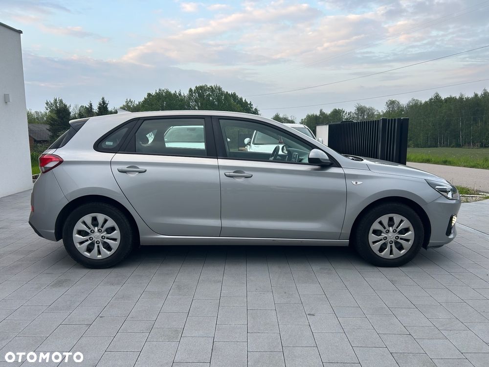 Hyundai i30 1.5 DPI Classic + - 7