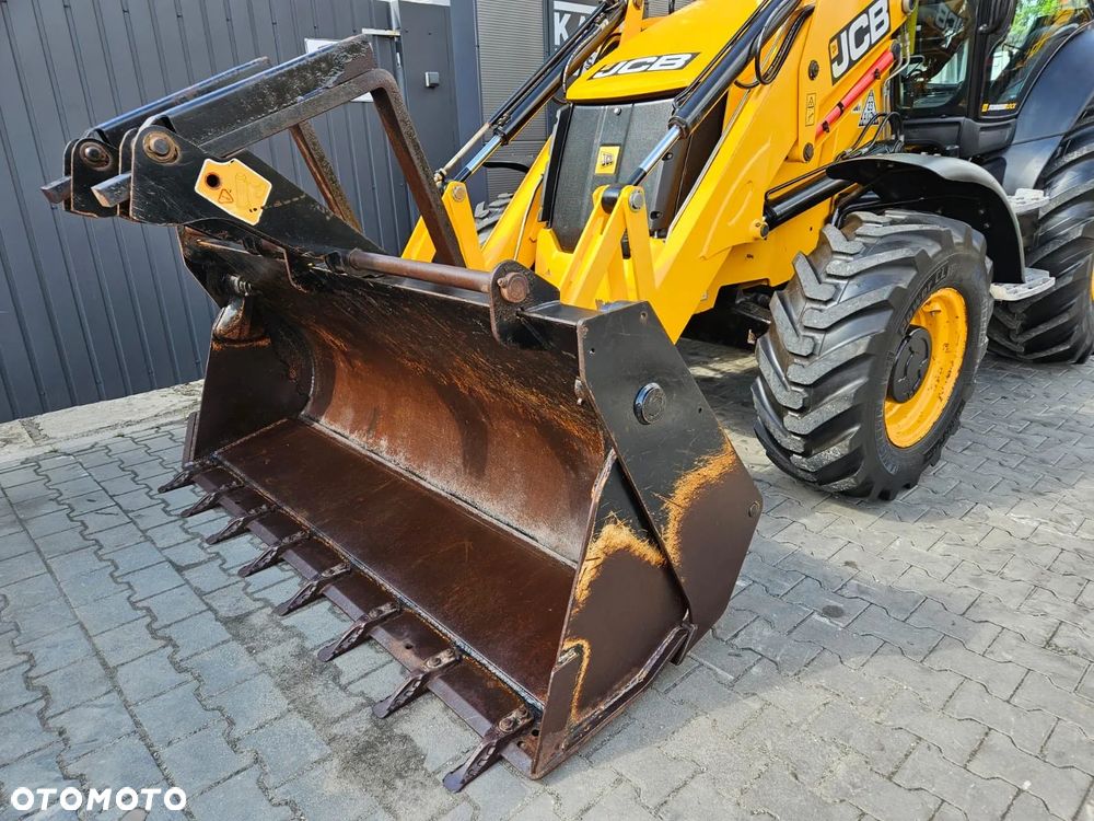 JCB KOPARKO-ŁADOWARKA JCB 3CX 3 CX 4CX CONTRACTOR 2018R. JOYSTICK ROTOTILT - 17