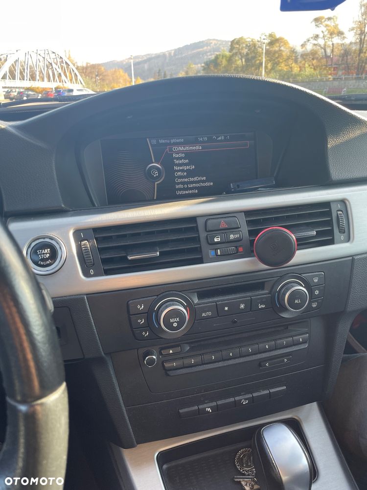 BMW Seria 3 320d xDrive - 13