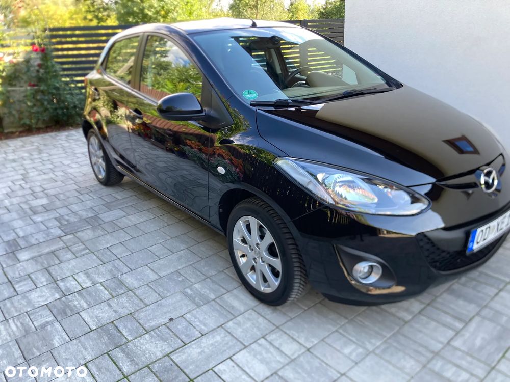 Mazda 2 2010 photo 2
