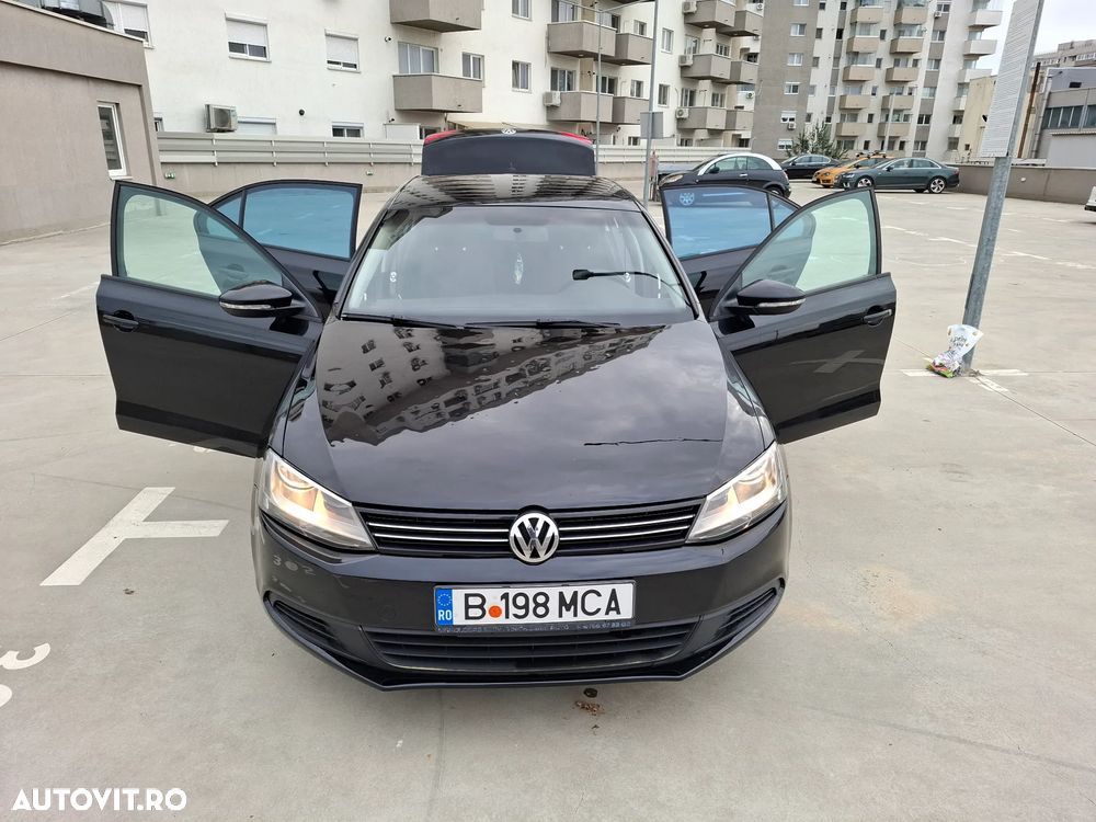 Volkswagen Jetta 1.6 TDI Blue Motion Technology Comfortline - 3
