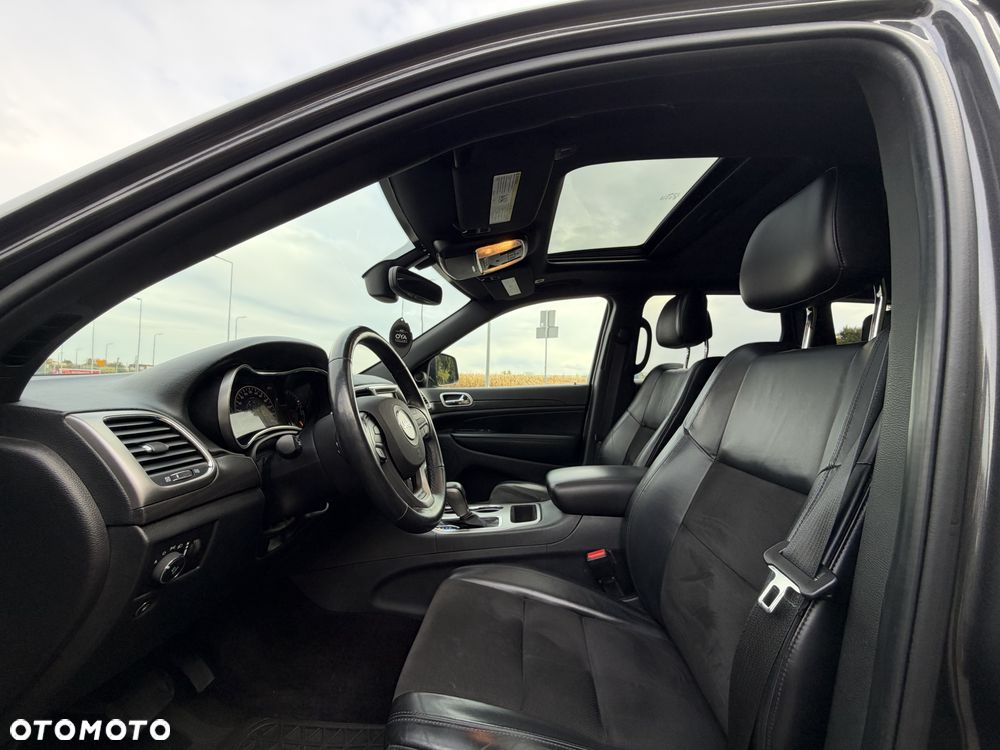 Jeep Grand Cherokee - 15