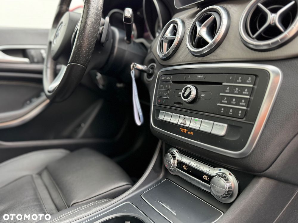 Mercedes-Benz CLA 250 4Matic 7G-DCT AMG Line - 19