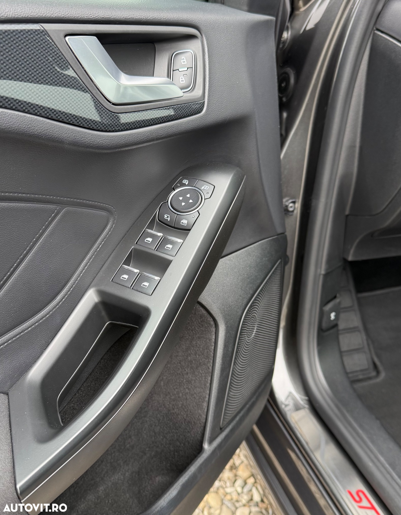 Ford Focus Turnier 1.5 EcoBlue Start-Stopp-System Aut. ST-LINE - 24