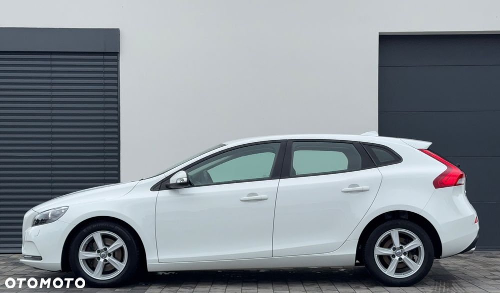 Volvo V40 T2 You - 4