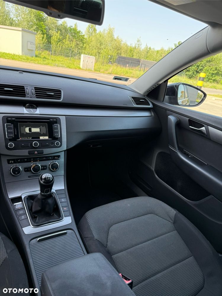 Volkswagen Passat 2.0 TDI Highline - 37