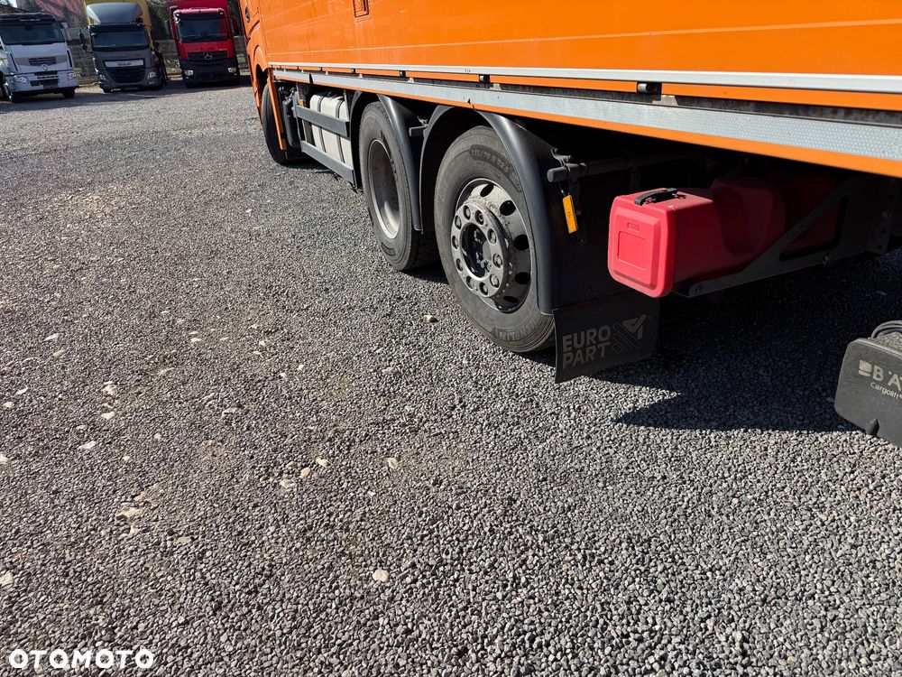 Mercedes-Benz Actros - 5